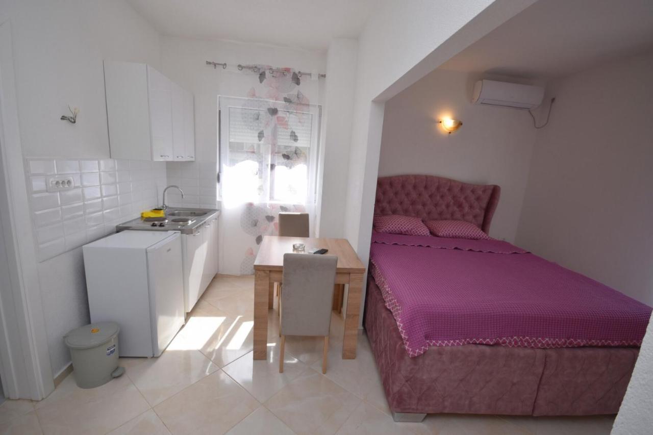 Subotic S Apartmani Risan Exterior foto